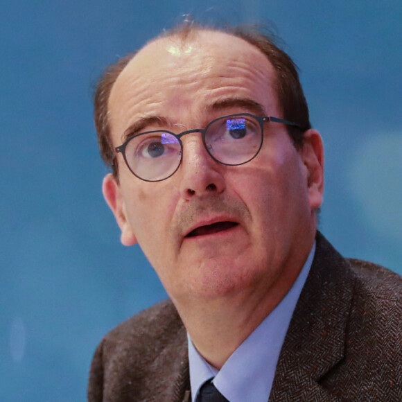 Jean Castex participent à une vidéoconférence avec les préfets français au centre de crise du ministère de l'Intérieur à Paris le 29 avril 2020. © Ludovic Marin / Pool / Bestimage