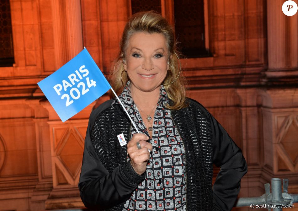 Exclusif - Sheila - Concert "Paris, À nous les Jeux!" pour fêter l'attribution des Jeux Olympiques et Paralympiques d'été 2024 sur la place de l'hôtel de ville de Paris, France, le 15 septembre 2017. © Veeren/Bestimage