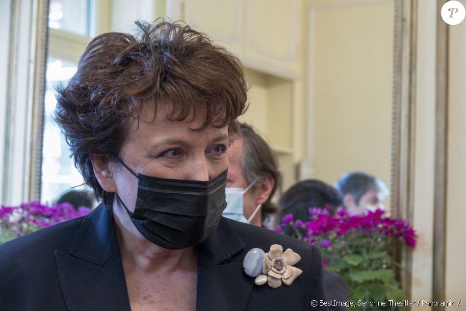 Roselyne Bachelot-Narquin, Ministre de la culture - Roselyne Bachelot, ministre de la Culture, remet le prix littéraire Franz Hessel à Emmanuelle Pireyre à Lyon, le 25 février 2021. © Sandrine Thesillat / Panoramic / Bestimage
