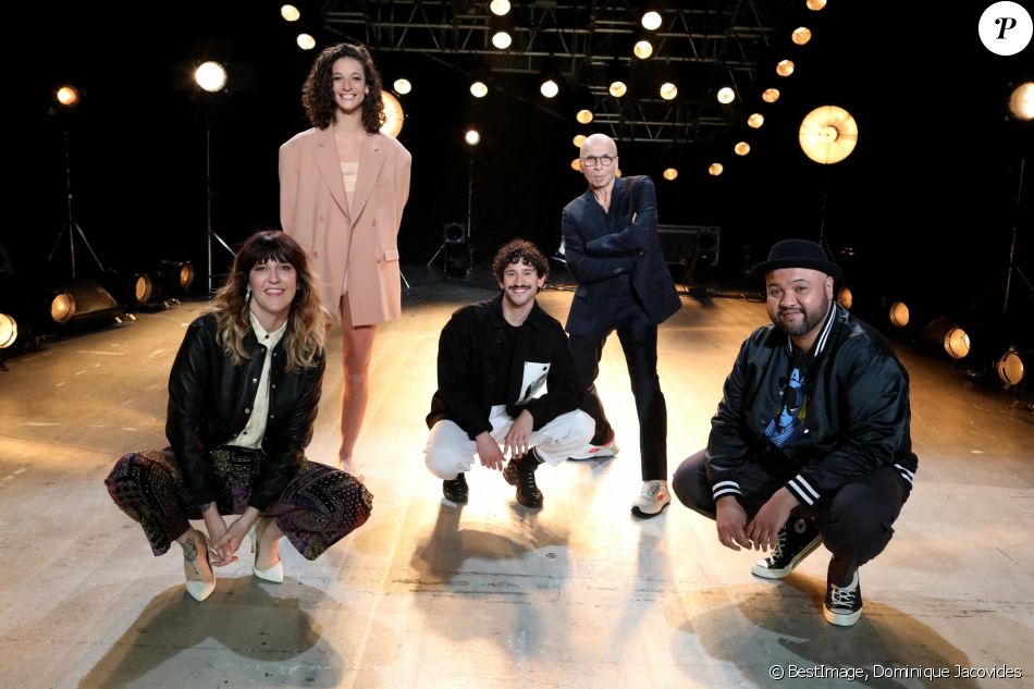 Exclusif - Daphné Bürki, Olivia Courbis, Mehdi Kerkouche (directeur artistique/chorégraphe compagnie EMKA), Redha et Raphaël Yem lors de l'enregistrement de "L'émission : Spéciale On danse chez vous" présentée par Daphné Bürki et Raphaël Yem © Dominique Jacovides / Bestimage
