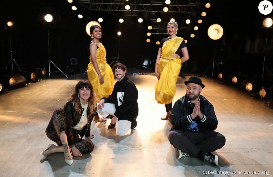 Exclusif - Daphné Bürki, Mehdi Kerkouche (directeur artistique/chorégraphe compagnie EMKA), Usha Jey, Orlane Dédé et Raphaël Yem lors de l'enregistrement de "L'émission : Spéciale On danse chez vous" présentée par Daphné Bürki et Raphaël Yem qui sera diffusée le 24 Avril sur FranceTV. Paris le 21 avril 2021. © Dominique Jacovides / Bestimage