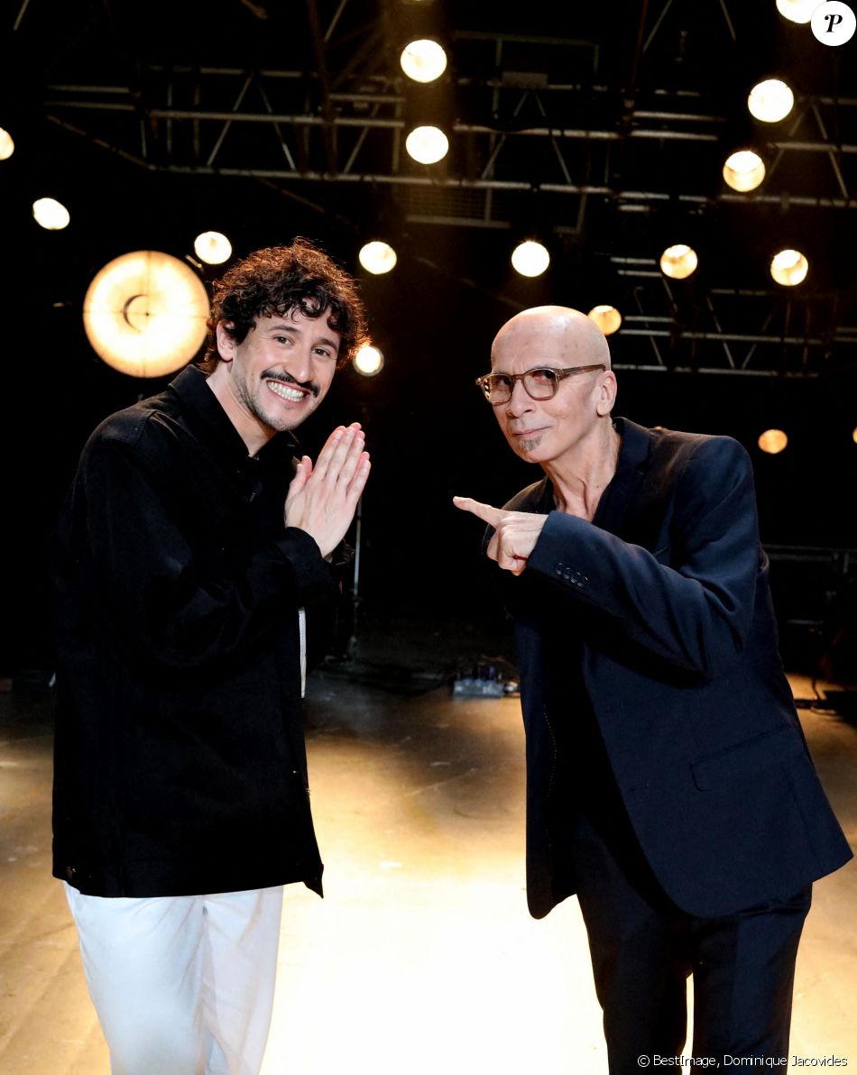 Exclusif - Mehdi Kerkouche (directeur artistique/chorégraphe compagnie EMKA) et Redha lors de l'enregistrement de "L'émission : Spéciale On danse chez vous" présentée par Daphné Bürki et Raphaël Yem qui sera diffusée le 24 Avril sur FranceTV. Paris le 21 avril 2021. © Dominique Jacovides / Bestimage