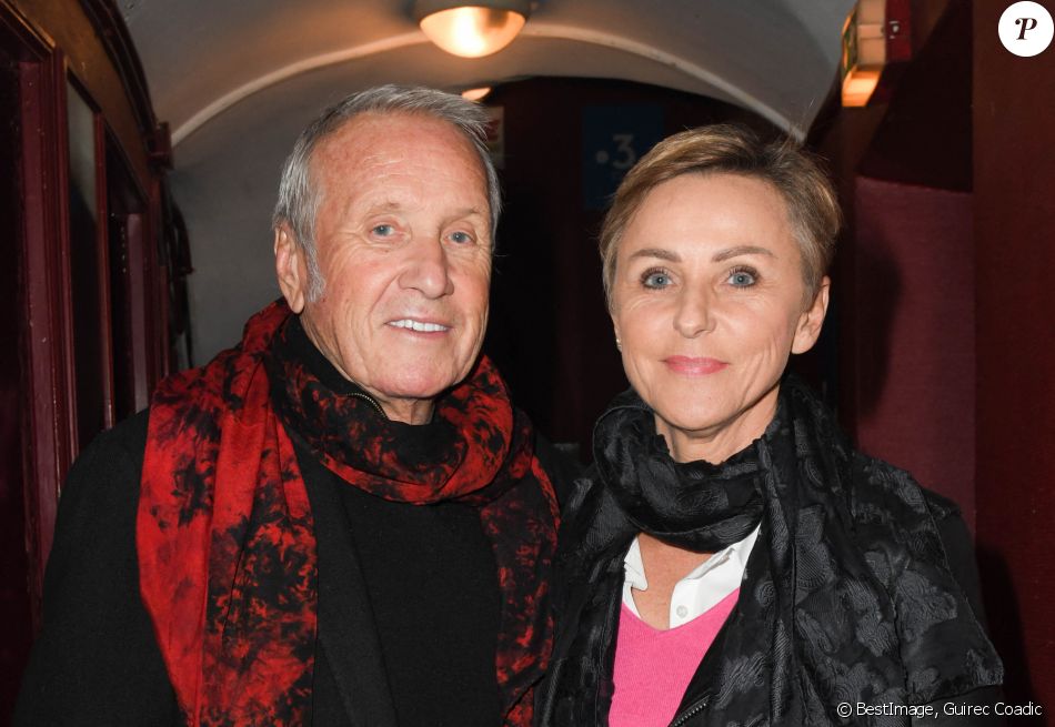 Exclusif - Yves Rénier et sa femme Karin lors de la représentation exceptionnelle du spectacle de Vincent Moscato "Complètement Jojo" au théâtre du Gymnase. Paris, le 10 avril 2019. © Guirec Coadic/Bestimage