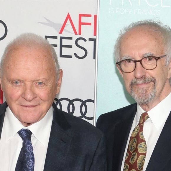Sir Anthony Hopkins et Jonathan Pryce - Les célébrités assistent à la projection du film de Netflix "The Two Popes" à Los Angeles, le 18 novembre 2019.