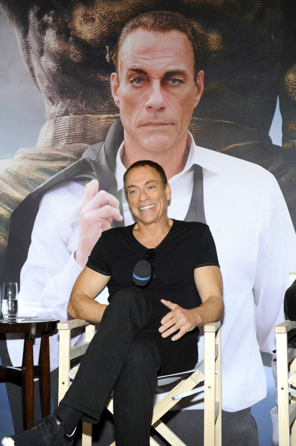 Exclusif - Jean-Claude Van Damme - Conférence de presse de la série "Jean-Claude Van Johnson" par Amazon TV à l'hôtel The Peninsula à Paris, le 12 décembre 2017.