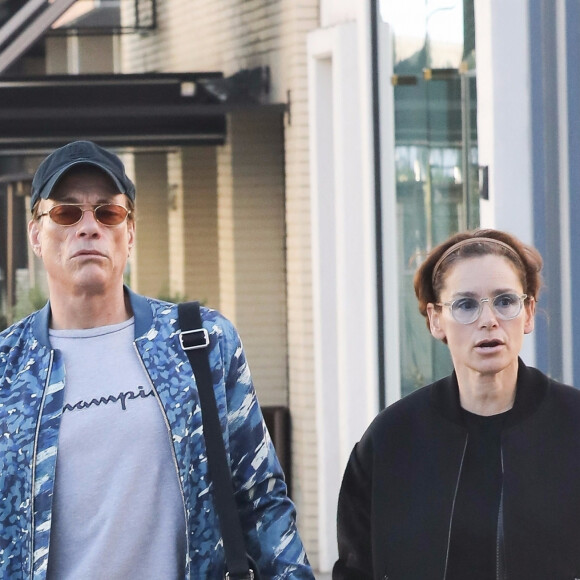 Exclusif - Jean-Claude Van Damme est allé déjeuner avec sa femme Gladys Portugues à Beverly Hills, le 11 octobre 2017