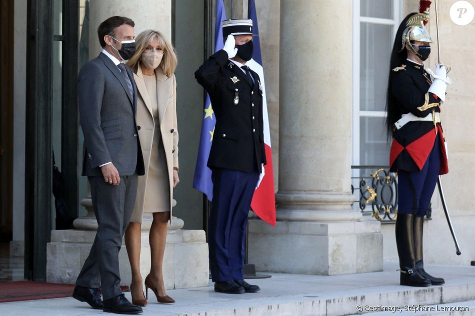 Le président de la République française, Emmanuel Macron et sa femme, la première Dame, Brigitte Macron reçoivent le président de la République fédérale d'Allemagne, et sa femme, la première Dame pour un déjeuner de travail au palais de l'Elysée à Paris, France, le 26 avril 2021. © Stéphane Lemouton/Bestimage
