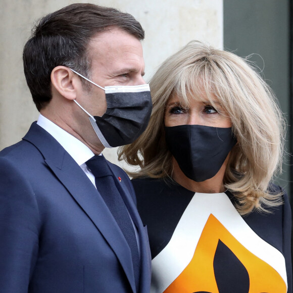 Le président de la république française, Emmanuel Macron et sa femme la Première Dame, Brigitte Macron reçoivent le président ukrainien et sa femme pour un déjeuner de travail au palais de l'Elysée à Paris, France, le 16 avril 2021. © Stéphane Lemouton/Bestimage