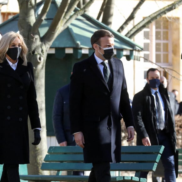 Le président de la république, Emmanuel Macron et la première dame, Brigitte Macron durant la cérémonie d'hommage aux victimes du terrorisme, devant la statue La Parole portée aux Invalides, Paris, France, le 11 mars 2021. © Stéphane Lemouton / Bestimage