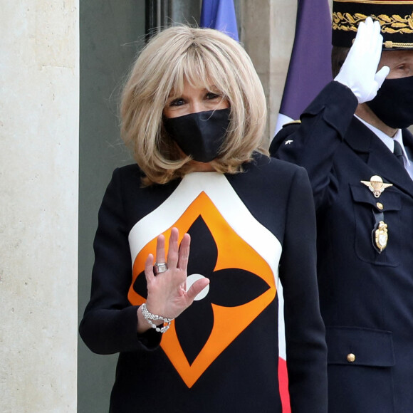 La Première Dame, Brigitte Macron, au palais de l'Elysée à Paris, France. © Stéphane Lemouton/Bestimage