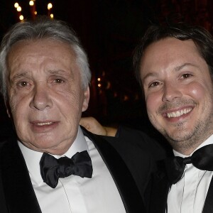 Michel Sardou et son fils Davy Sardou (prix du meilleur acteur dans un second rôle) - La 26e nuit des Molières aux Folies Bergère à Paris, le 2 juin 2014. 