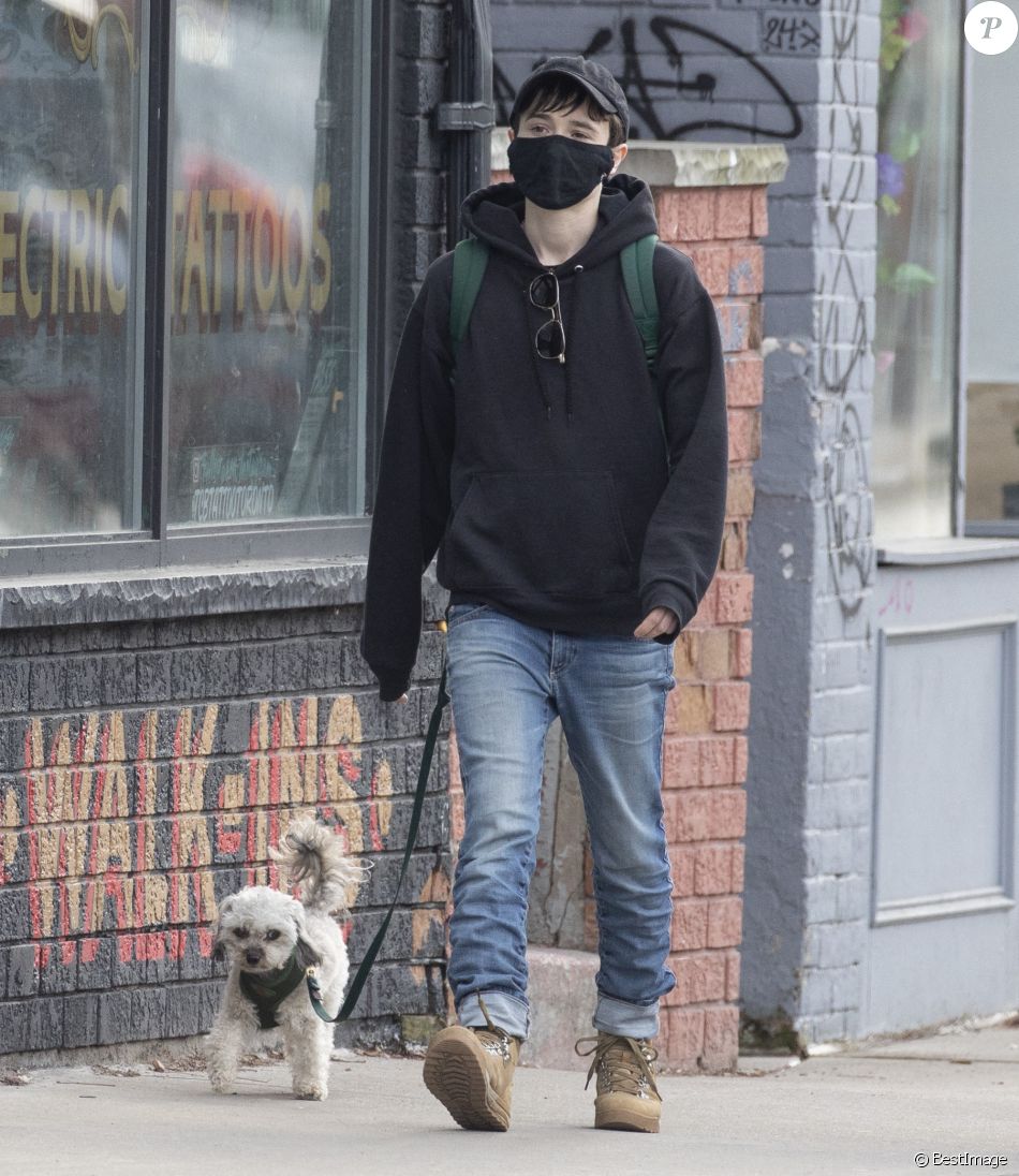 Exclusif - Première apparition d'Elliot Page à Toronto, depuis son coming-out transgenre le 1er décembre 2020.