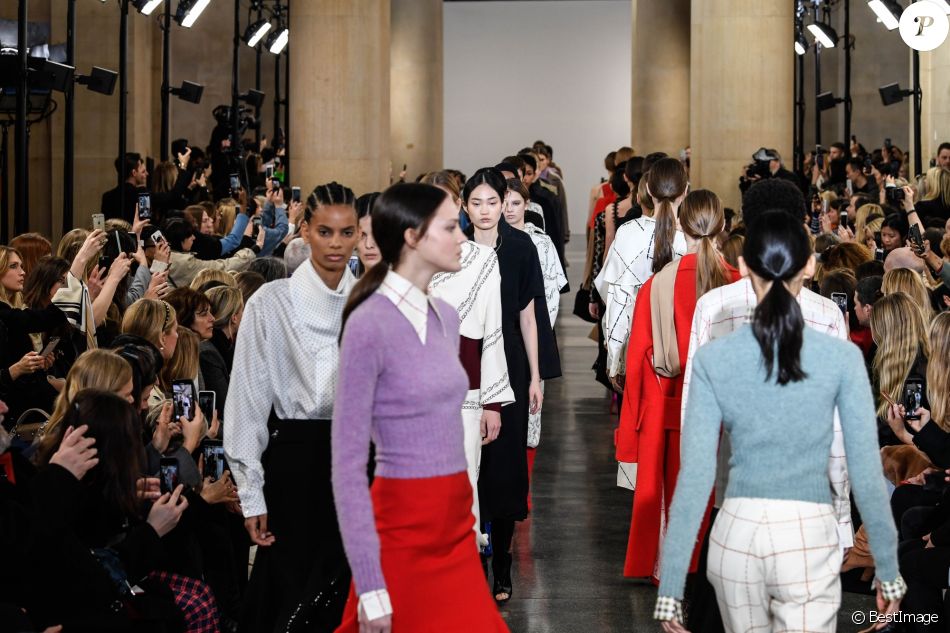 Défilé de mode Victoria Beckham, collection prêt-à-porter automne-hiver 2019/2020 lors de la Fashion Week de Londres, le 17 février 2019.