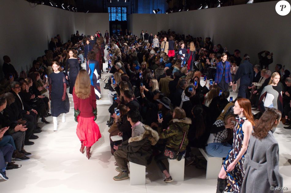 Défilé Victoria Beckham, collection automne-hiver 2017/2018, au Cunard Building. New York, le 12 février 2017.