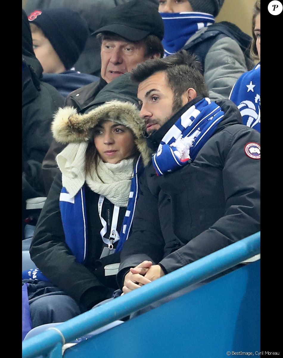 Laurent Ournac et sa femme Ludivine pendant le match de qualification de la coupe du monde de football 2018, France vs Suède au Stade de France à Saint-Denis, France, le 11 novembre 2016. La France gagne sur le score de 2-1. © Cyril Moreau/Bestimage