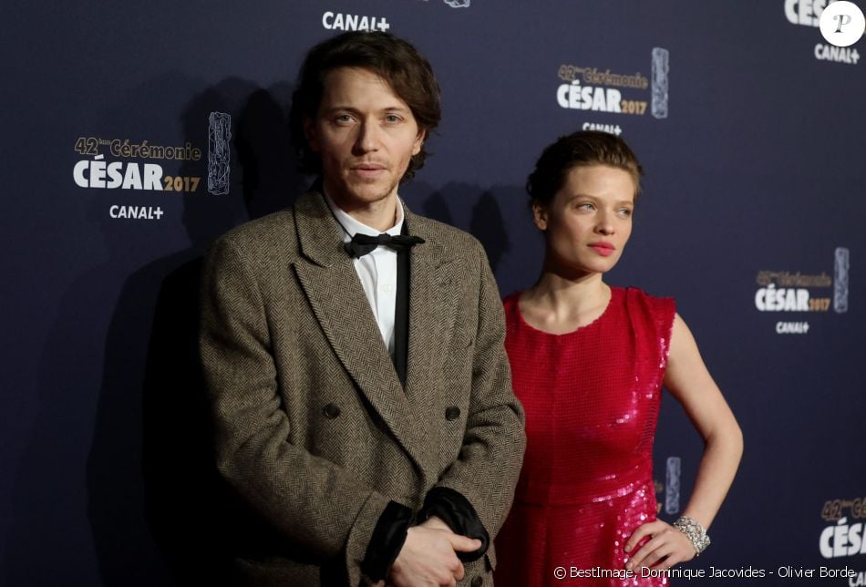 Le chanteur Raphaël et sa compagne Mélanie Thierry - Photocall de la 42e cérémonie des César à la salle Pleyel à Paris, le 24 février 2017. © Dominique Jacovides - Olivier Borde / Bestimage