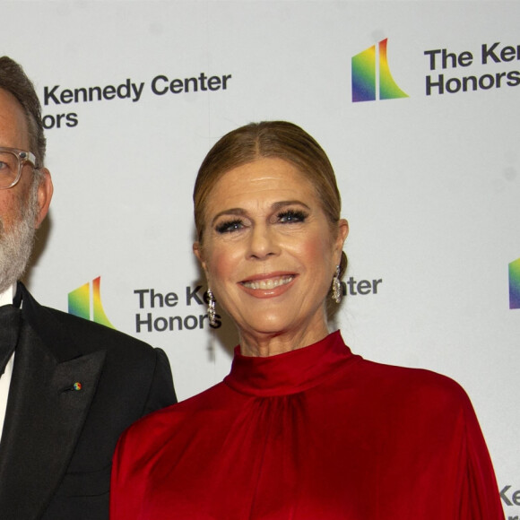 Tom Hanks et sa femme Rita Wilson lors du dîner d'artiste officiel en l'honneur des récipiendaires de la 42ème cérémonie annuelle du Kennedy Center Honors à Washington D.C, le 7 décembre 2019.