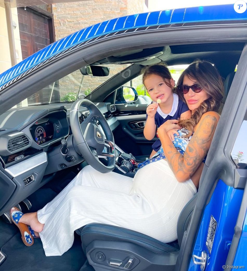 Julia Paredes et sa fille Luna sur Instagram, le 24 avril 2021