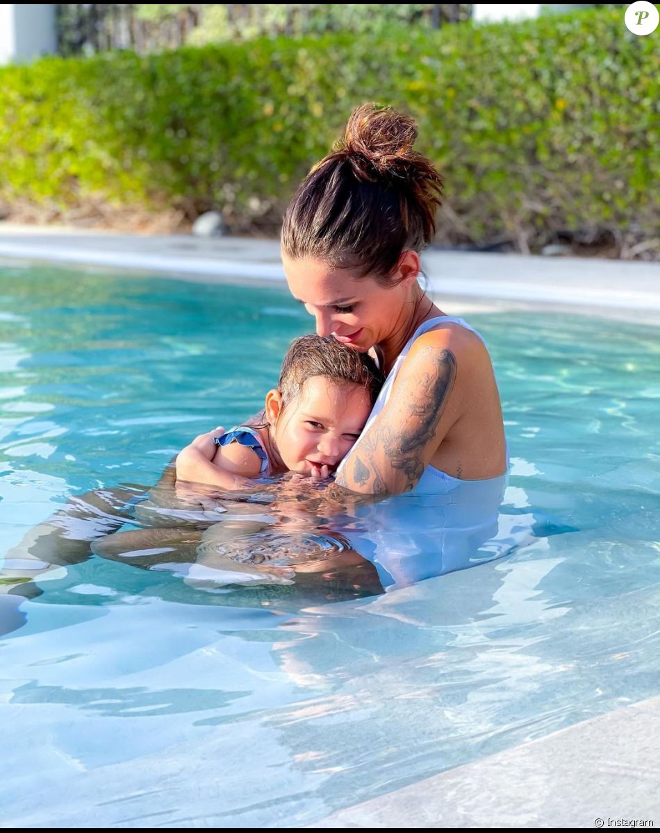 Julia Paredes avec sa fille Luna, le 4 mars 2021