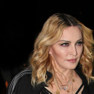 Madonna arrive au défilé de mode Alexander Wang au Pier 94 à New York, le 10 septembre 2016.