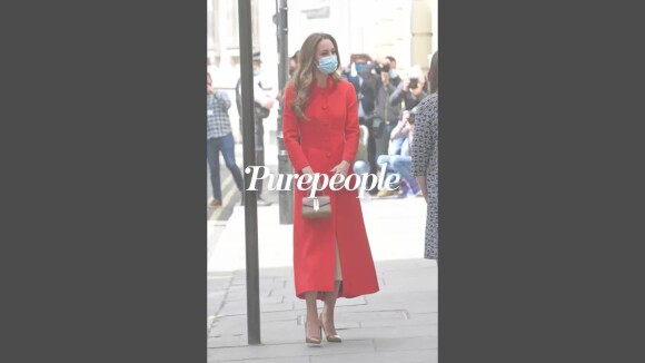 Kate Middleton sculpturale : manteau éclatant et micro sac, elle en met plein la vue
