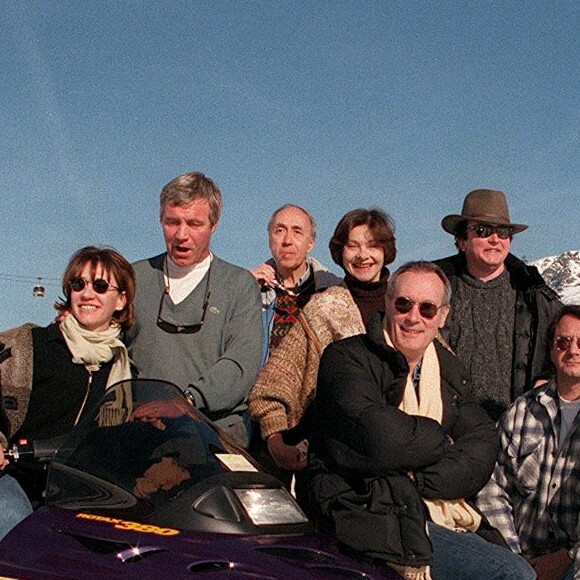 Jean-Claude Romer (au milieu, en arrière-plan), Bruno Solo, Virginie Lemoine, Bruno Masure, Alexandre Arcady et Dominique Chaussois au festival Comedi'Alp à l'Alpe d'Huez. Le 24 janvier 1999.