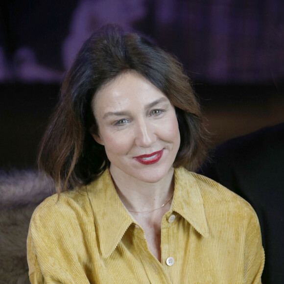 Elsa Zylberstein lors du cocktail du film "Tout Nous Sourit" lors de la 23ème édition du festival international du film de comédie l'Alpe d'Huez, le 17 janvier 2020. © Christophe Aubert via Bestimage 