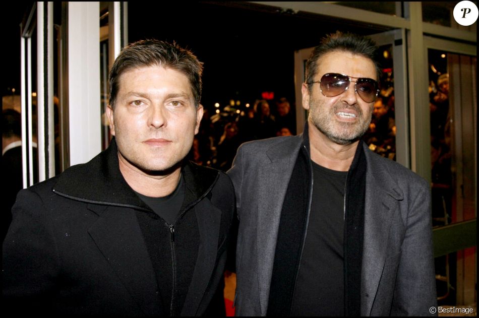 George Michael et Kenny Goss à une exposition de photo à Saville, le 23 avril 2008