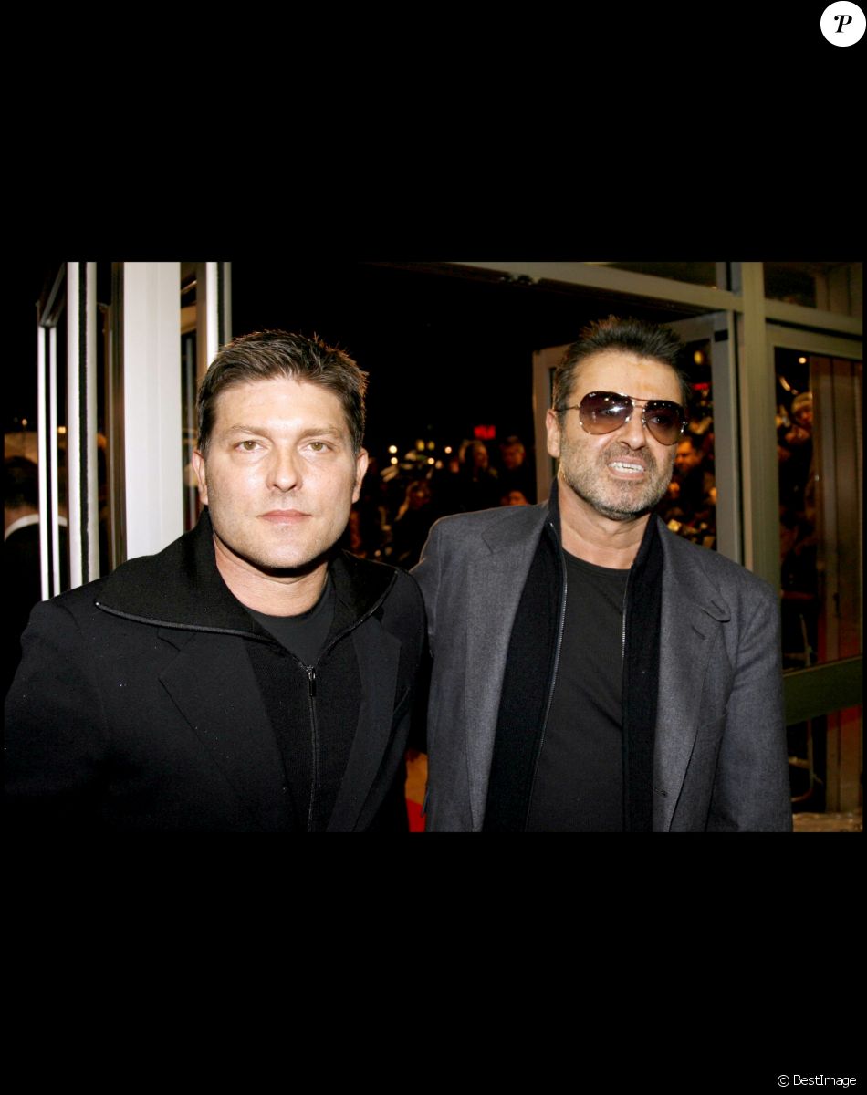 George Michael et Kenny Goss à une exposition de photo à Saville, le 23 avril 2008