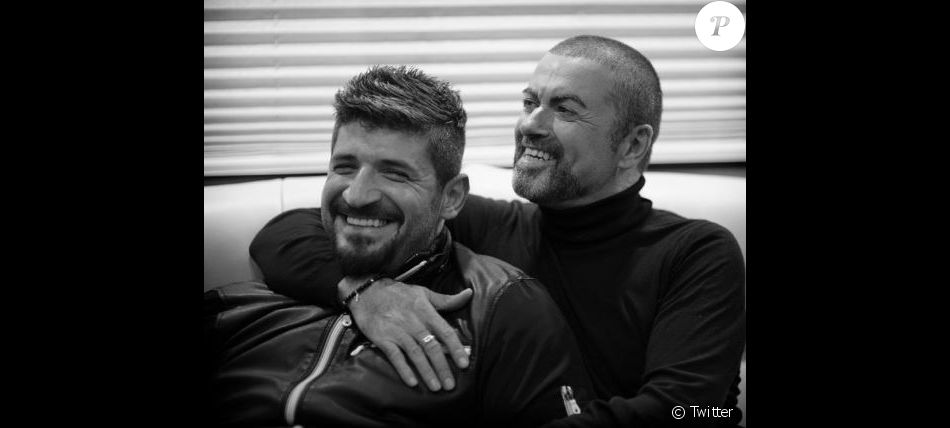 Fadi Fawaz pose avec George Michael, photo postée sur Twitter.