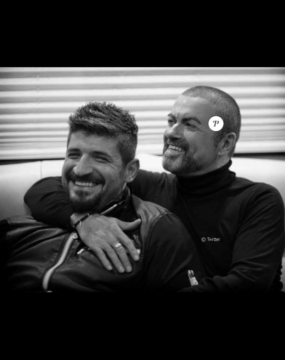 Fadi Fawaz pose avec George Michael, photo postée sur Twitter.