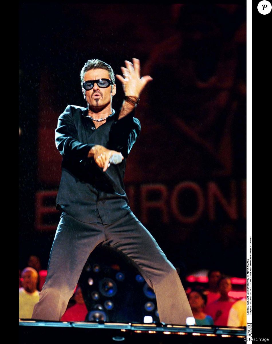 George Michael en concert à Londres en 1999.