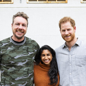 Le prince Harry avec les présentateurs Dax Shepard et Monica Padman du podcast "Armchair Expert". © armchairexpertpod.com via Bestimage