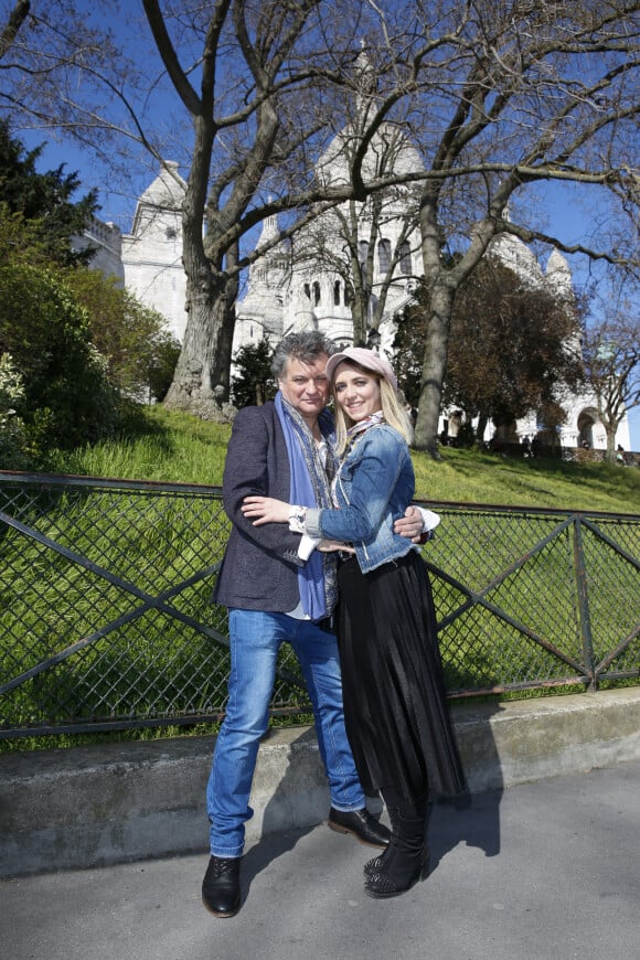 Exclusif - Rendez-vous avec "Les Amoureux du Sacré-Coeur" (Sandy LR et François Deblaye), duo créé par Michou, dans le quartier de Montmartre, à Paris, France, le 24 mars 2021. © JLPPA/Bestimage