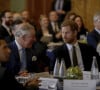Le prince Charles, prince de Galles et son fils le prince Harry lors d'un colloque sur l'état des récifs corallien à Londres le 14 février 2018.