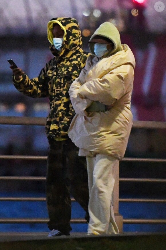 Rihanna et ASAP Rocky bravent le froid glacial de New York pour une balade à deux, le 2 décembre 2020.