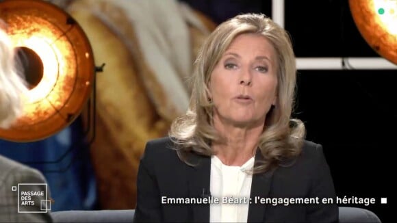 Emmanuelle Béart, invitée par Claire Chazal dans l'émission "Passage des Arts", sur France 5.