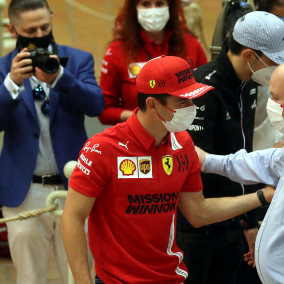 Le prince Albert II de Monaco, participe à l'oeuvre de l'artiste Mark Dickens avec Charles Leclerc, Jean Todt et Esteban Ocon à la Collection de Voitures de SAS le Prince de Monaco, le 21 mai 2021. © Jean François Ottonello/Nice Matin/Bestimage 
