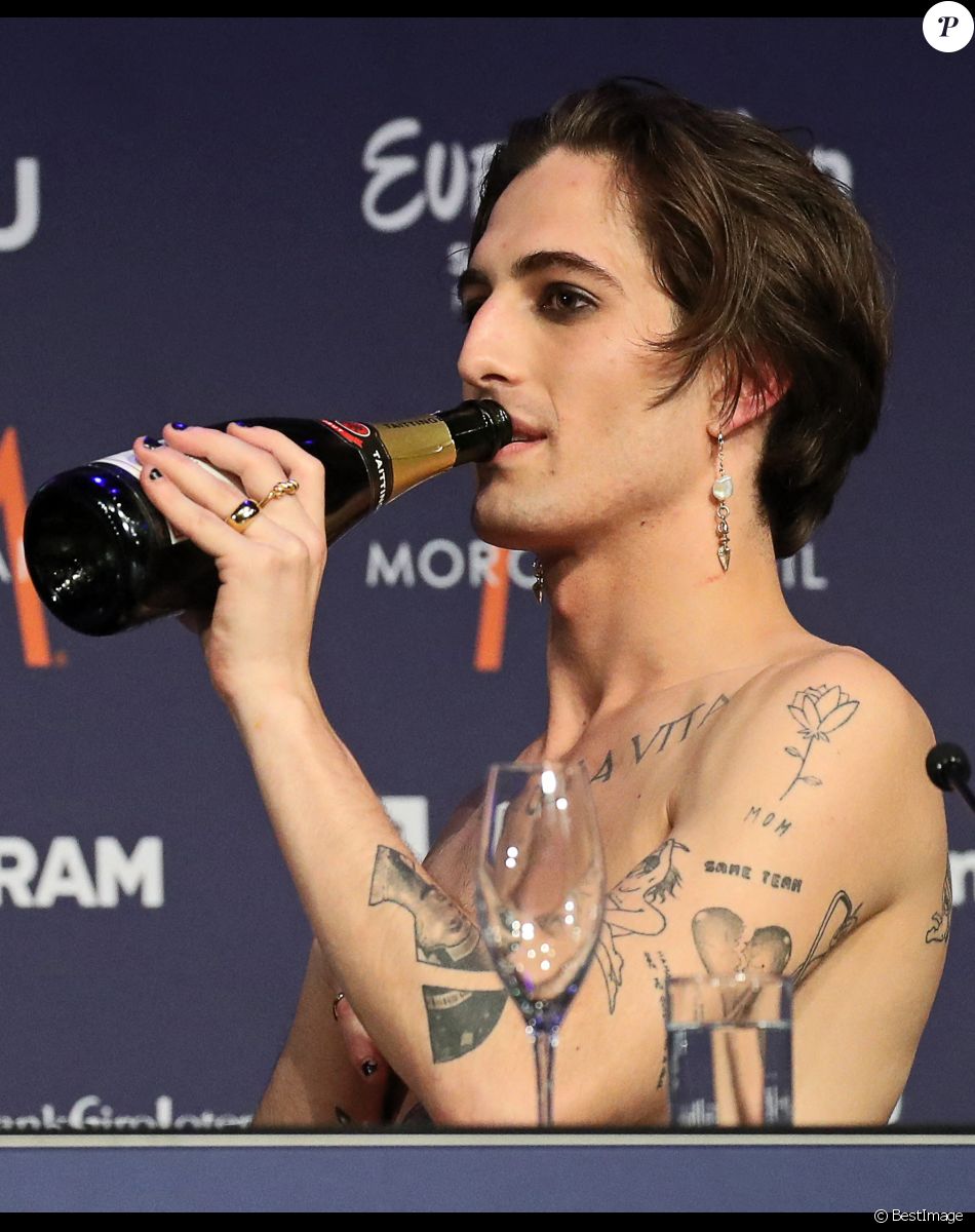 Static1 Purepeople Com Articles 8 43 71 28 Maneskin Damiano David Victoria De Ang Vertical Diaporama 2 Jpg