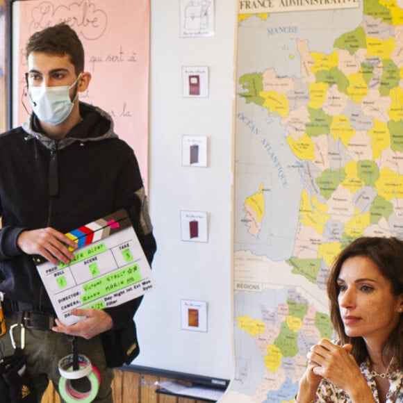 Exclusif - Aure Atika sur le tournage d'un court-métrage réalisé pour la Fondation "Action Enfance" , à l'école Paul Émile Victor à Cesson le 27 mars 2021. © Pierre Perusseau / Bestimage