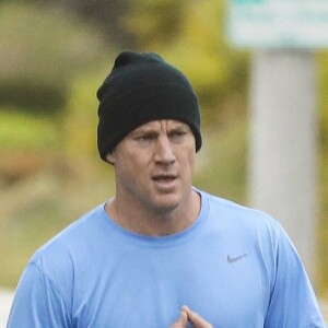 Exclusif - Channing Tatum fait ses exercices de gym dans les rues de Santa Monica, le 21 avril 2021.
