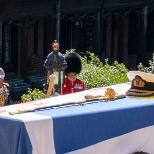 Illustration (cercueil) - Arrivées aux funérailles du prince Philip, duc d'Edimbourg à la chapelle Saint-Georges du château de Windsor, le 17 avril 2021.