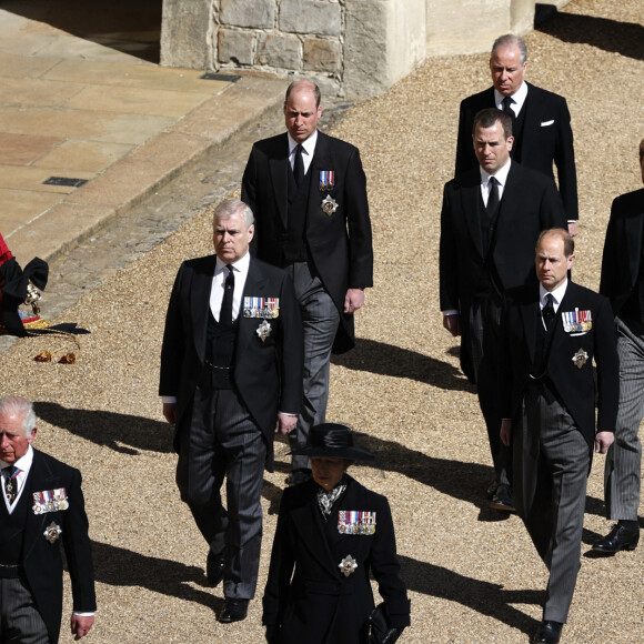Le prince Charles, prince de Galles, la princesse Anne, le prince Andrew, duc d'York, le prince Edward, comte de Wessex, le prince William, duc de Cambridge, Peter Phillips, le prince Harry, duc de Sussex, David Armstrong-Jones, comte de Snowdon, Sir Timothy Laurence - Arrivées aux funérailles du prince Philip, duc d'Edimbourg à la chapelle Saint-Georges du château de Windsor, le 17 avril 2021.