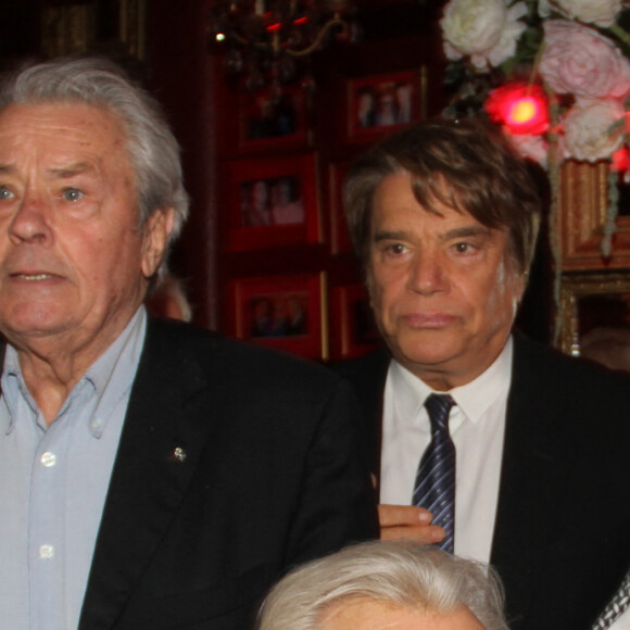 Alain Delon, Bernard Tapie et sa femme Dominique, Michou et Jean-Paul Belmondo - Michou fête ses 85 ans et les 60 ans de son cabaret à Paris le 20 juin 2016. © Philippe Baldini / Bestimage