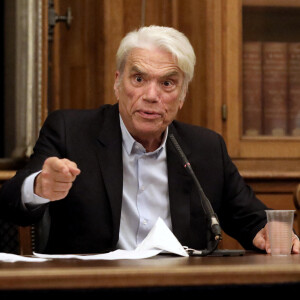 Exclusif - Bernard Tapie intervient lors de la promotion 2020 de la conférence des avocats du barreau de Paris, 11ème séance du premier tour, à la bibliothèque de l'ordre à Paris. Le 7 septembre 2020. © Dominique Jacovides / Bestimage