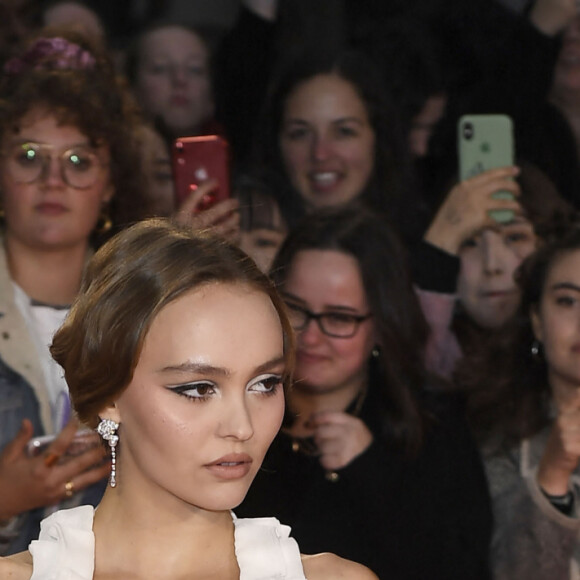 Lily-Rose Depp à la première du film Netflix's "The King" lors de la 63ème édition du festival BFI du film de Londres au cinéma Odeon Luxe Leicester Square à Londres, Royaume Uni, le 3 octobre 2019. 
