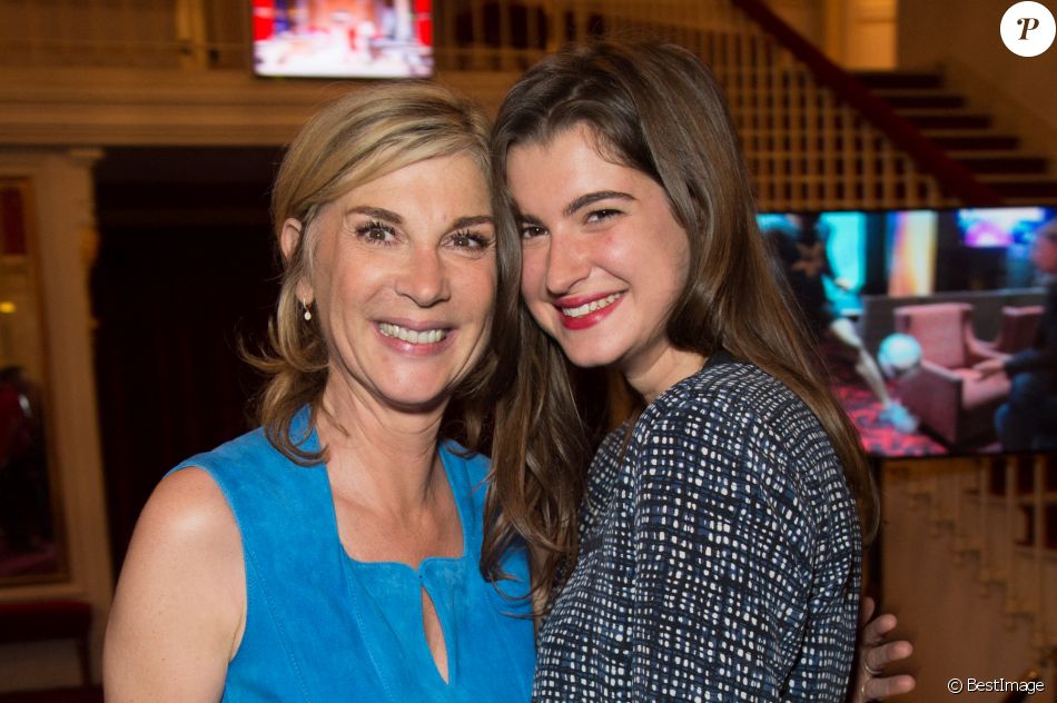 Exclusif - Michèle Laroque et sa fille Oriane - Présentation de la préparation du film "Jeux dangereux"au Théâtre de Paris le 15 juin 2015.