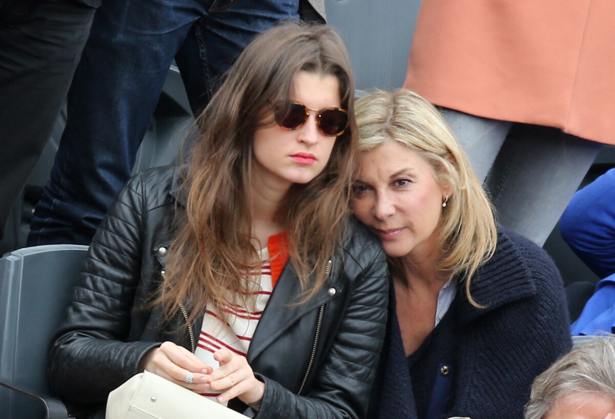 Photo Michèle Laroque et sa fille Oriane People aux Internationaux