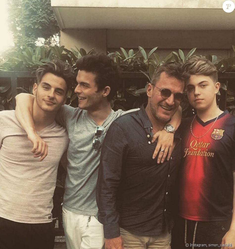 Benjamin Castaldi et ses fils Simon, Julien et Enzo. Le 11 octobre 2020