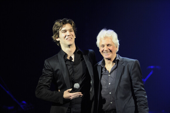 Archives - Amaury Vassili au Grand Rex à Paris pour chanter en duo avec Gérard Lenorman. Le 8 mars 2012. © Patrick Carpentier / Bestimage
